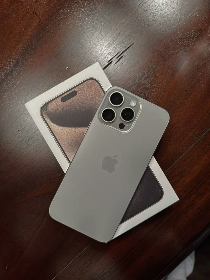 iPhone 15 Pro Max – 6 Go RAM – 256 Go